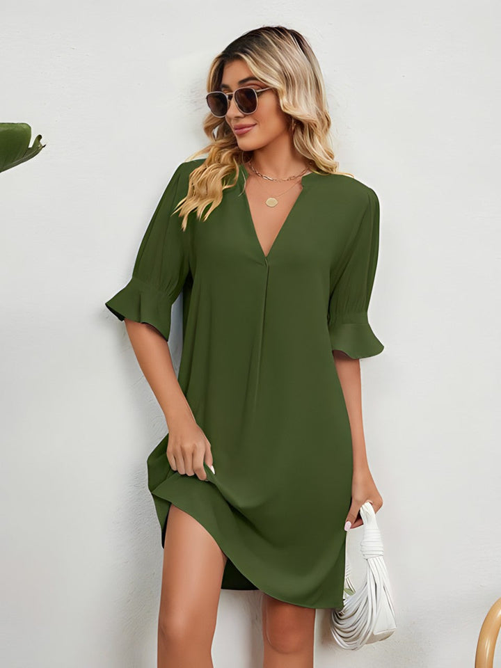Elise - Robe plissée unie à décolleté en V décontracté